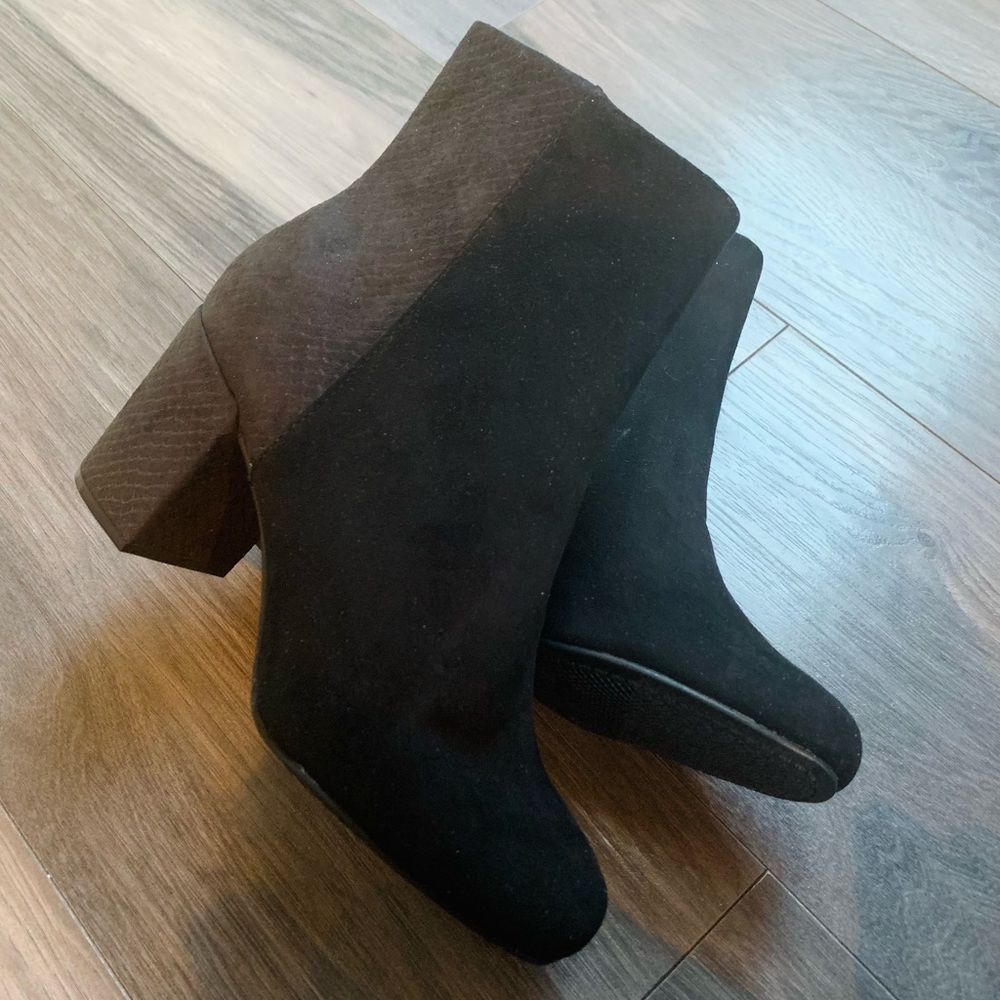 Old Navy Faux Suede Ankle Boot Size 8-Black Chunky 3” Heel BRAND NEW WITH TAGS!